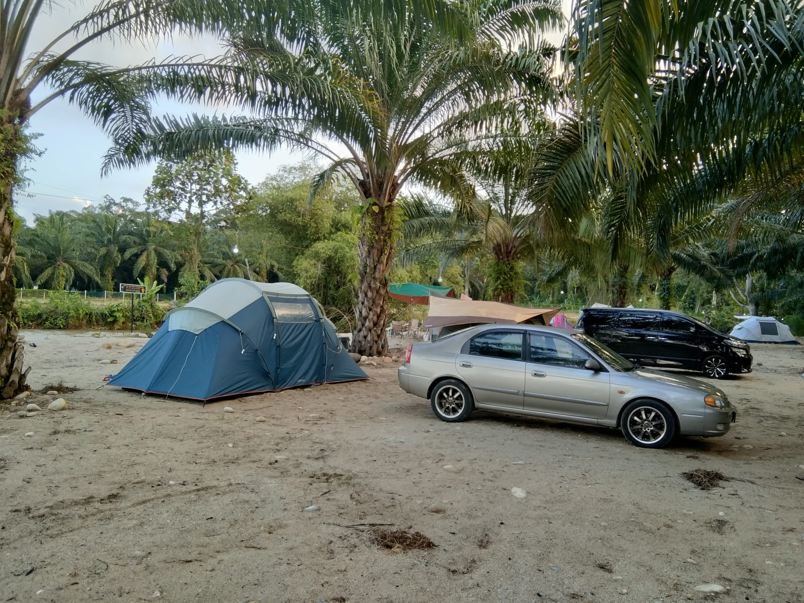 can park near tents